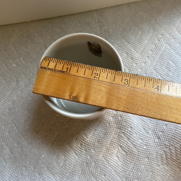 Mrs Tiggy Winkle from Peter Rabbit Child’s handled porcelain mug Wedgewood - Picture 9 of 10